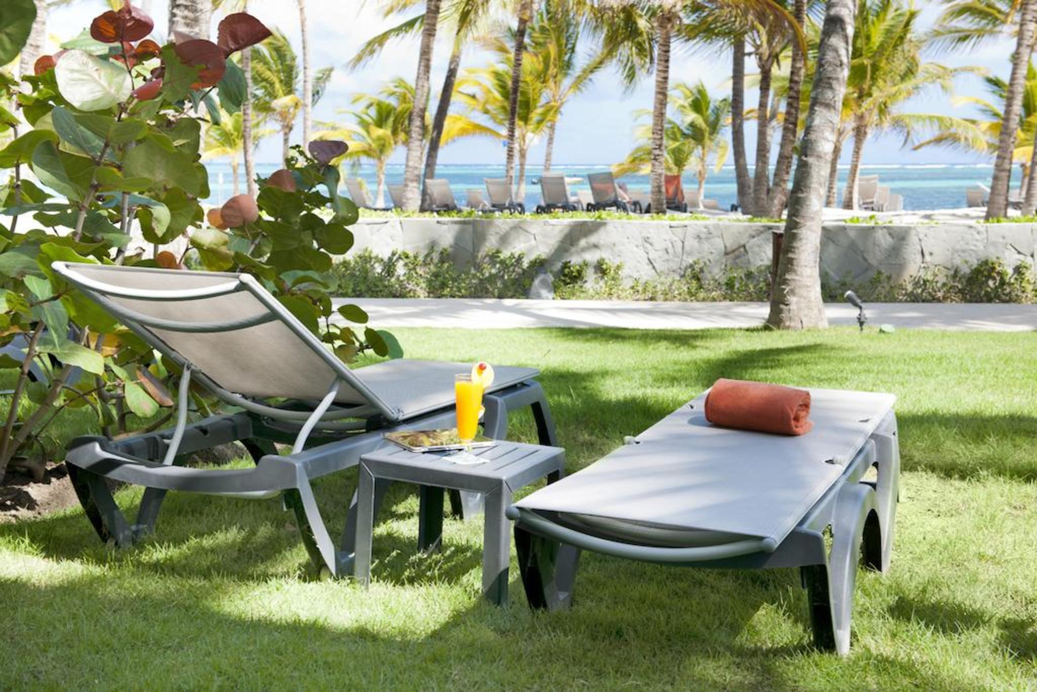 Barceló Bávaro Beach - Adults Only All Inclusive Punta Cana Esterno foto A chaise longue